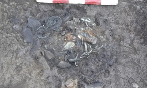 Depozit de bronz vechi de peste 2800 de ani, descoperit în Transilvania jpeg