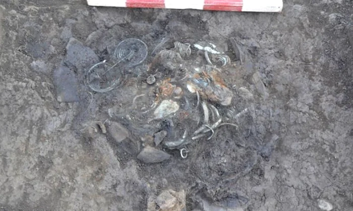 Depozit de bronz vechi de peste 2800 de ani, descoperit în Transilvania jpeg