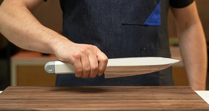 Cuțitul se vinde cu 399 de dolari / foto: Seattle Ultrasonics