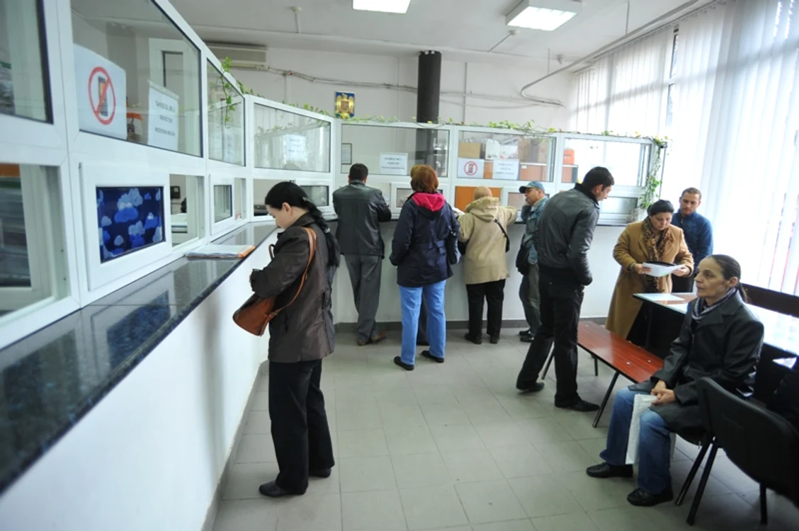 
    Asistaţii social îşi pierd drepturile băneşti dacă nu-şi plătesc datoriile la stat  
