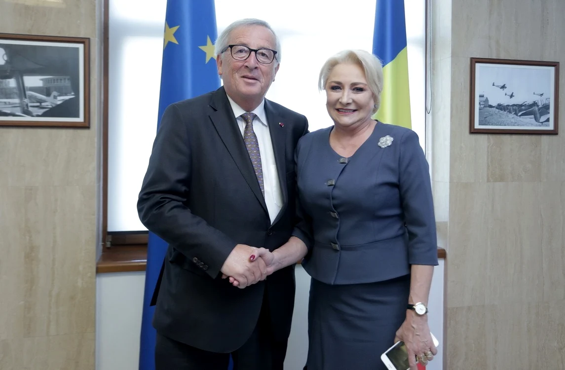 Viorica Dăncilă și Jean-Claude Juncker, fericiți că au reușit să se întâlnească, din a doua încercare