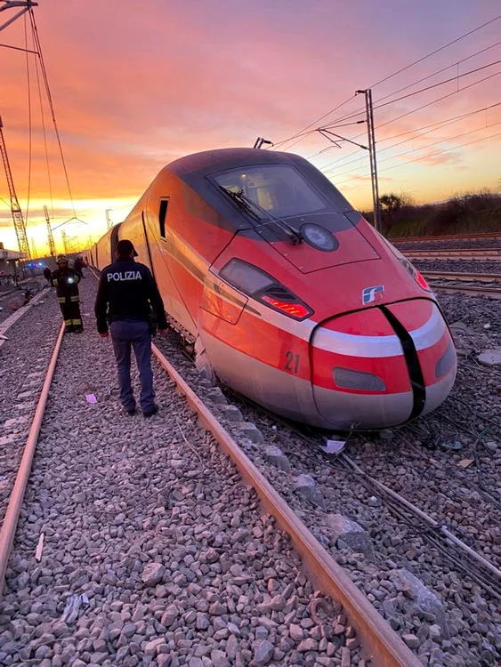 Trenul de pasageri a plecat din Milano la ora locală 5.10