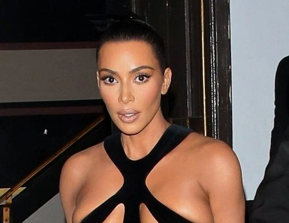 Kim, scandalos de sexy în publicfoto: arhivă