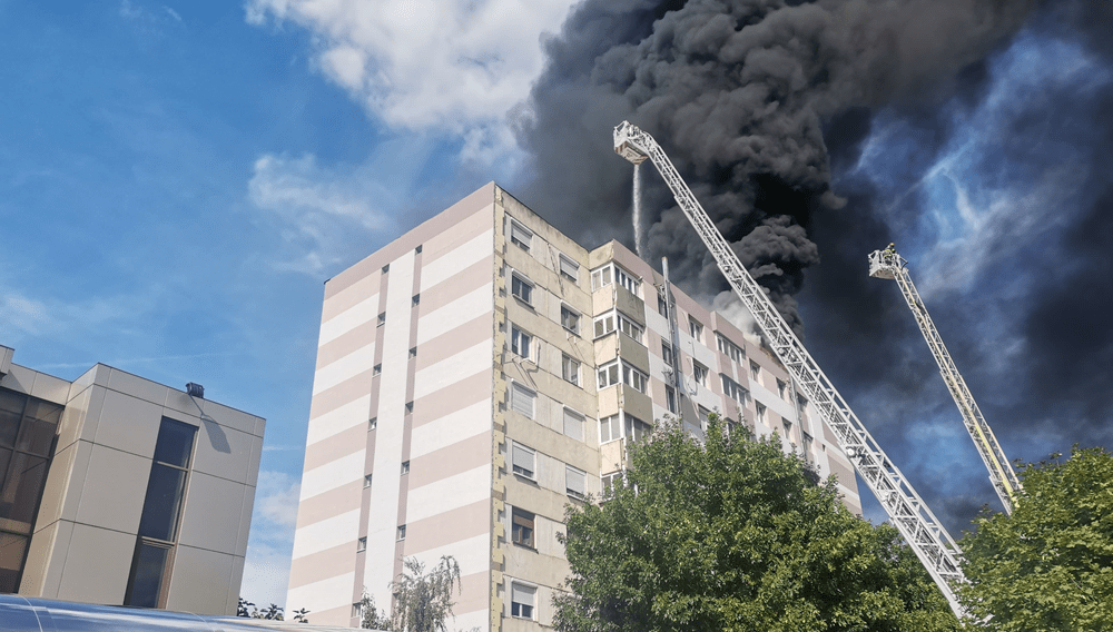Incendiu puternic la un bloc din Timișoara proaspăt reabilitat VIDEO