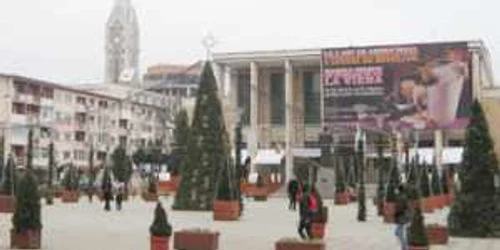 De Revelion, în piaţeta din Centru, majoritatea spectatorilor vor fi pensionari.