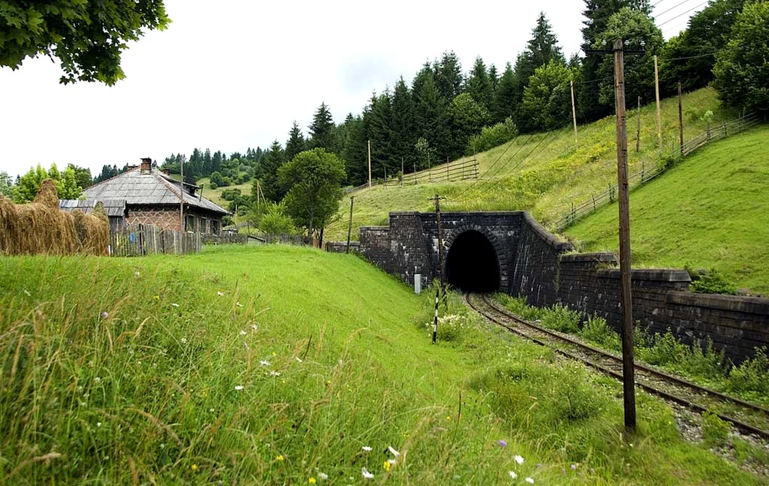 Tunelul Maramureș. Foto: Hans-Peter Fuchs, Wikipedia