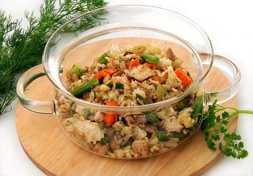 salata de orez cu piept de pui si ciuperci jpeg