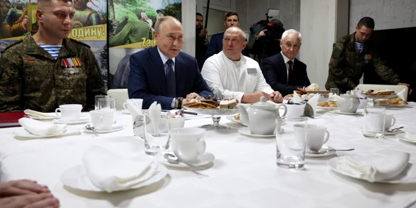 Putin,  vizită la un spital din Moscova FOTO profimedia jpg