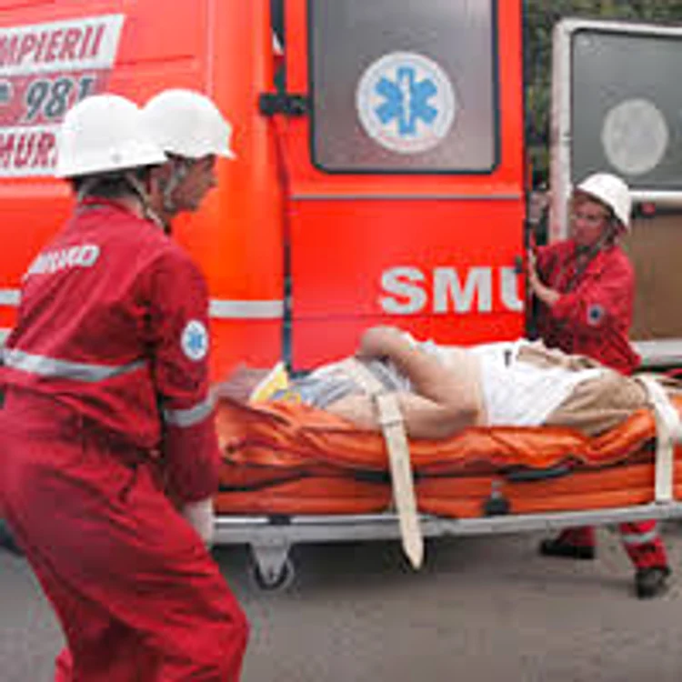 
    Profesorul de sport a fost dus la spital   
