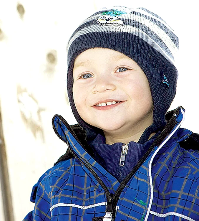 În Piaţa Universităţii puteţi vedea printre altele, cel mai mare brad din oraş şi diverse proiecţii de lumini pe faţada sediului BCR (Fotografii: Dorin Constanda)