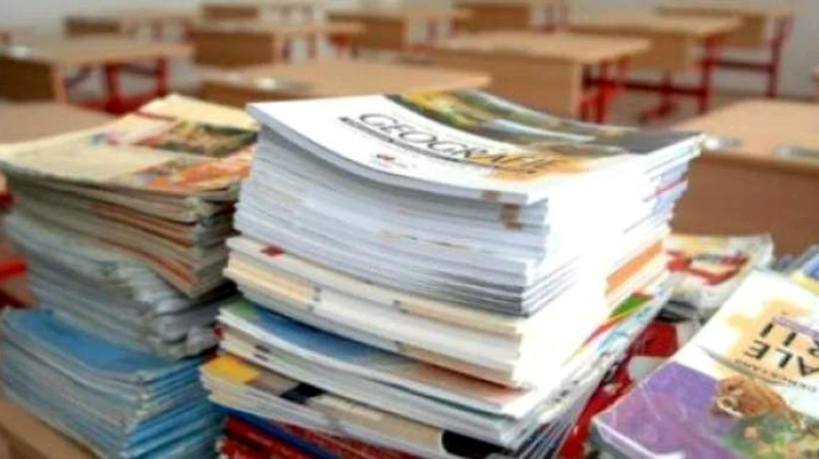 Manuale școlare sau interese financiare? jpeg