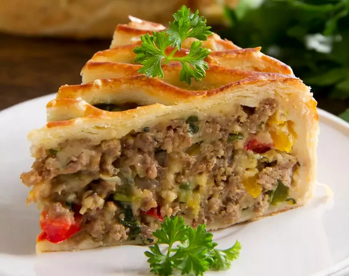 Plăcinta ciobănașului cu verdețuri. 