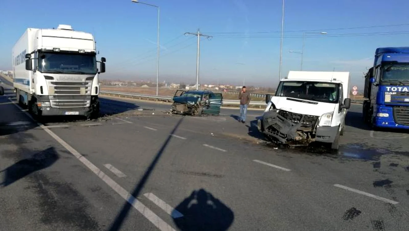 Cinci persoane au fost rănite în accident