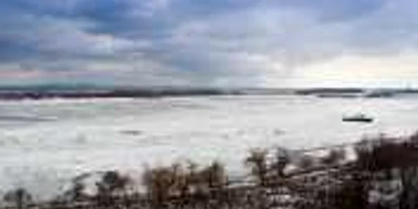 Peisaje mirifice cu Dunărea îngheţată, la Galaţi
