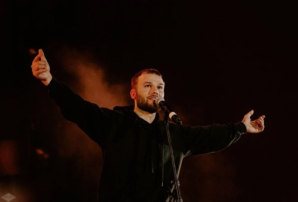 15 intervenții medicale la concertul Max Korzh de pe Arena Națională. Incident pirotehnic stins rapid de pompieri