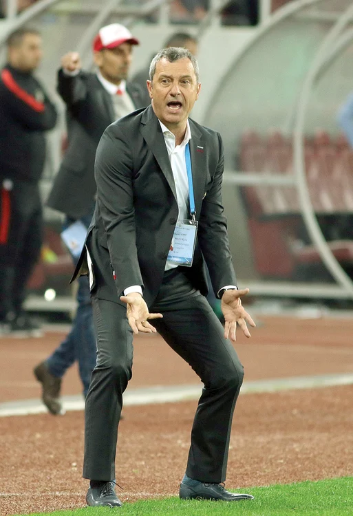 Meciul lui Dinamo  cu CFR Cluj, de  mâine seară, va  fi ultimul pentru  Rednic pe banca  tehnică a “câinilor”