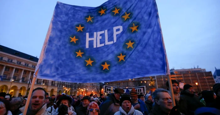 "Putin, Niet, Europe, Yes!", au scandat manifestanţii FOTO Euractiv