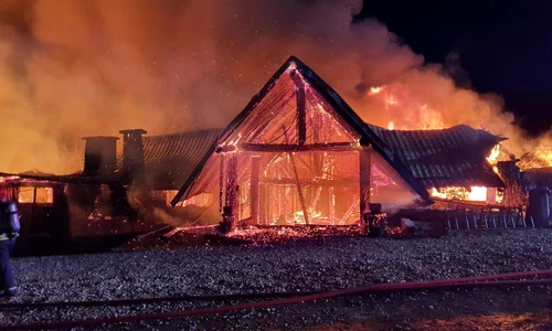 incendiu ferma dacilor jpg