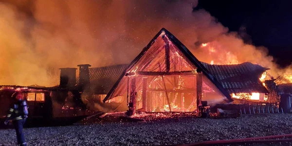 incendiu ferma dacilor jpg