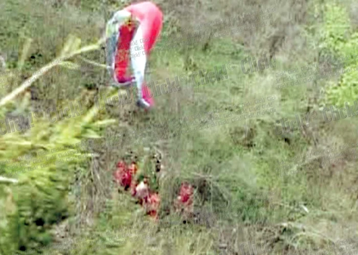 
    Copiii se aflau pe  bicicletă când  s-au dezechilibrat  şi au căzut în râpă  