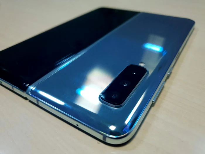 Samsung Galaxy Fold FOTO Adrian Pogîngeanu