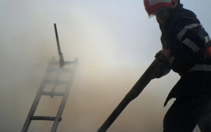 Explozie la sonda din satul Floreşti, comuna Scorţeni FOTO Adevărul