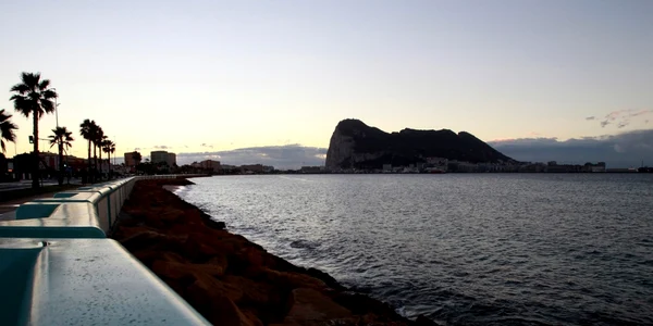 Gibraltar văzut din Spania FOTO EPA-EFE