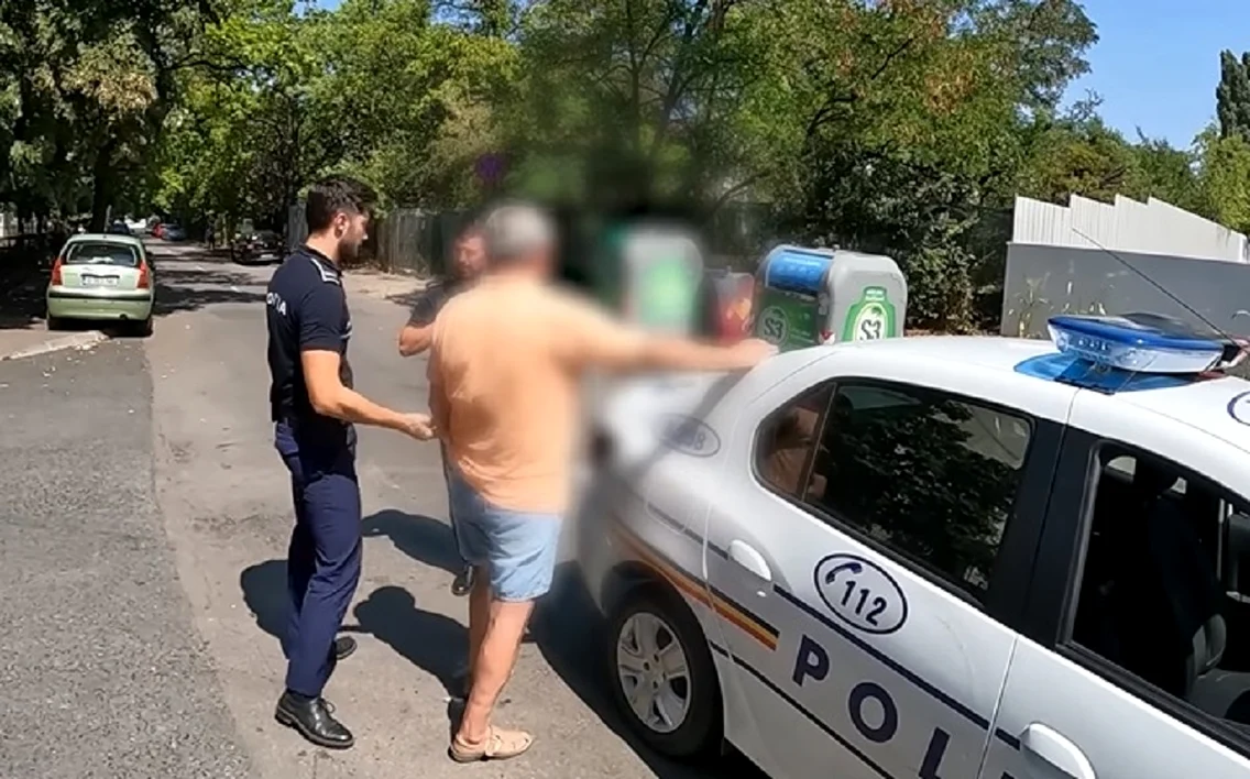 Fostul polițist a fost reținut după ce a rupt-o la fugă. sursa: captură You Tube