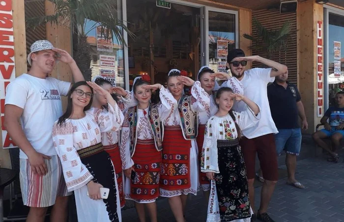 Artişti din cea de-a treia serie, aproape de sfârşitul vacanţei FOTO: Facebook