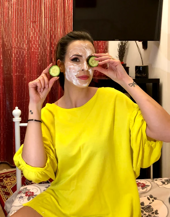 Livia Graur își îngrijește tenul cu măști naturale