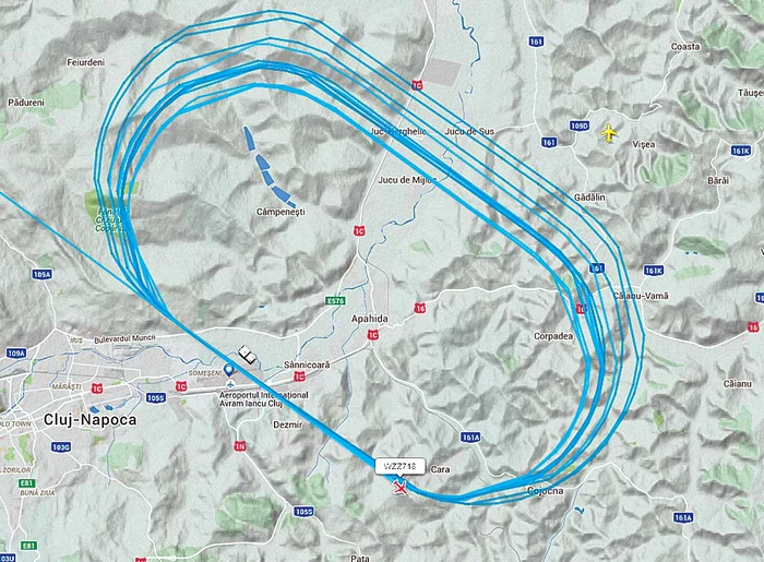 Pista a fost închisă  câteva ore. Un Wizz Air a stat în aer o oră  şi 35 de minute