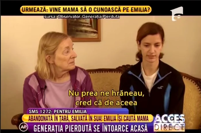 Emilia alături de Colleen Huss, mama adoptivă a acesteia
