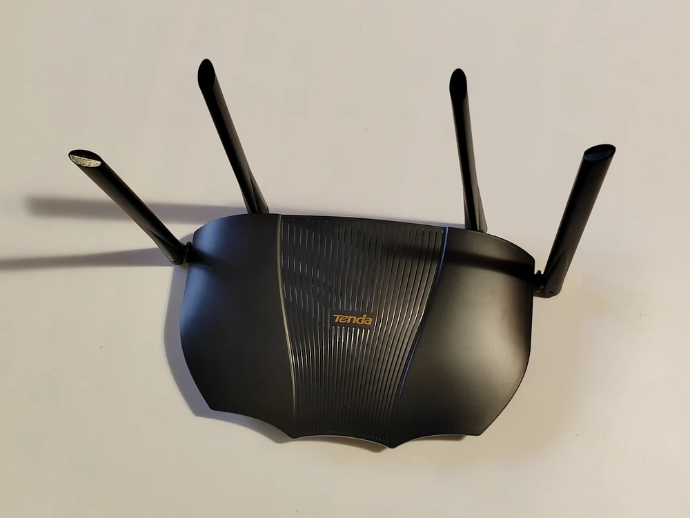 Cu ajutorul unei folii de aluminiu poți avea semnal wi-fi mai bun. Foto: Click.