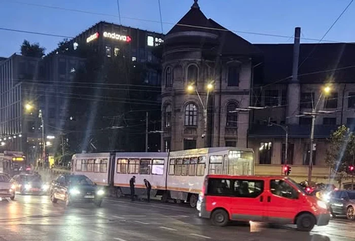 Tramvai deraiat în București după ce a lovit o trotinetă electrică FOTO: Facebook