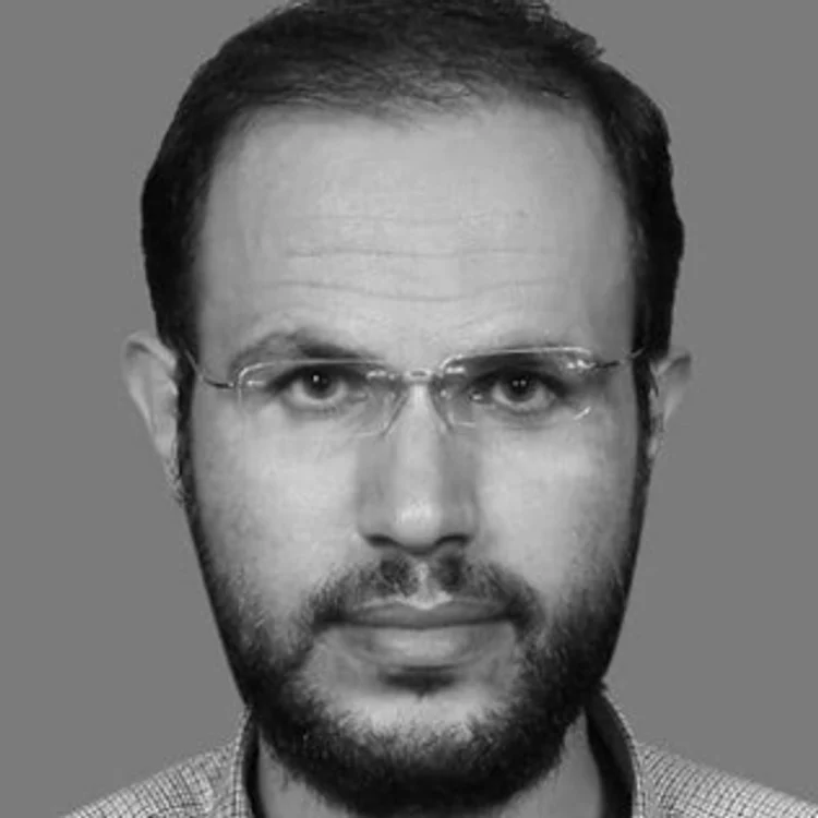 Refaat Alareer a fost ucis într-un bombardament în Gaza