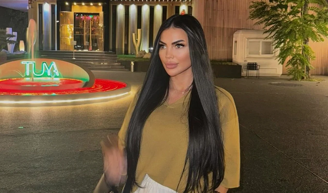 Simona Chivari a desfăcut o doză de suc cu Rolex-ul, ironizând ANAF-ul / foto: Instagram