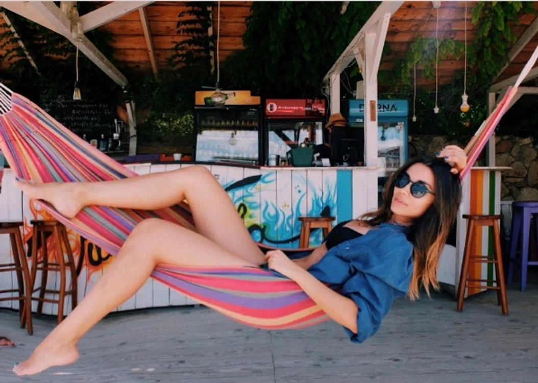 
    Lili Sandu, ipostaze incendiare pe plajăFoto Instagram  