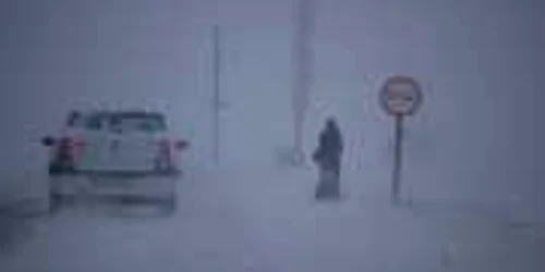 Iarna revine în forţă pe drumurile judeţene