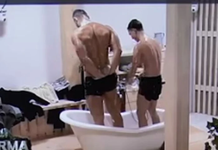 
    Emil Rengle a vorbit despre unul dintre cele mai comentate momente de la „Ferma”Foto: Captură Pro TV  