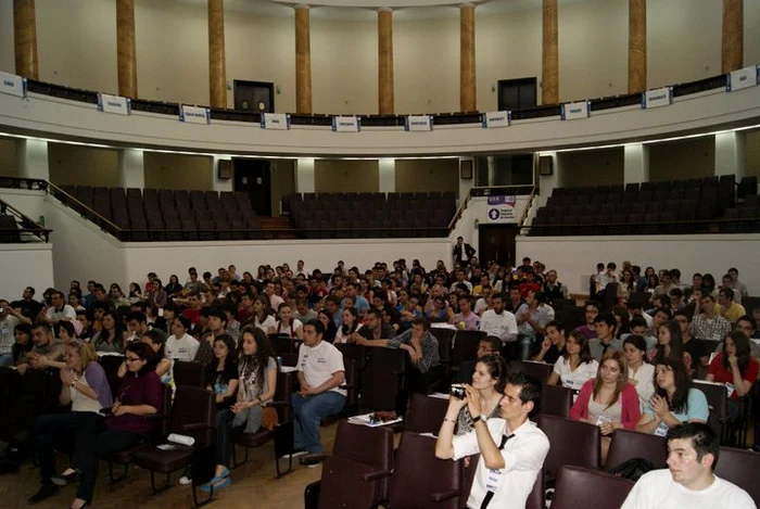 FOTO Facebook Uniunea Studenților din România