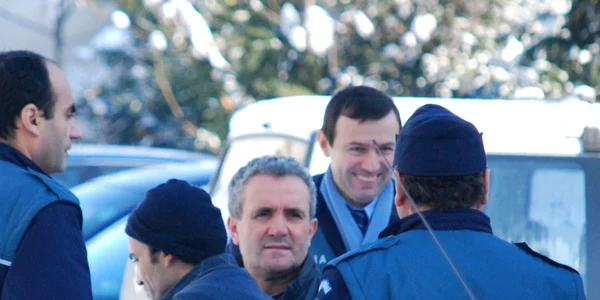 Gheorghe Barbu (centru) a primit mandat de arestare pentru 29 de zile