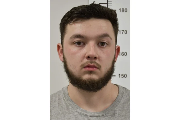 Tânărul care a incendiat mai multe case și depozite FOTO: Poliția Metropolină din Londra