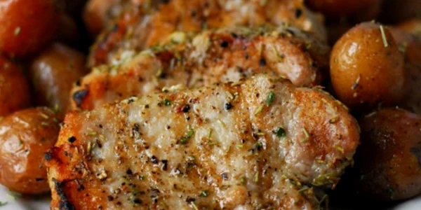 Muşchi de porc cu usturoi şi rozmarin