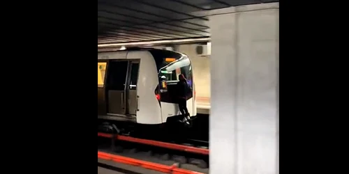 tanar agatat de metrou captura video png