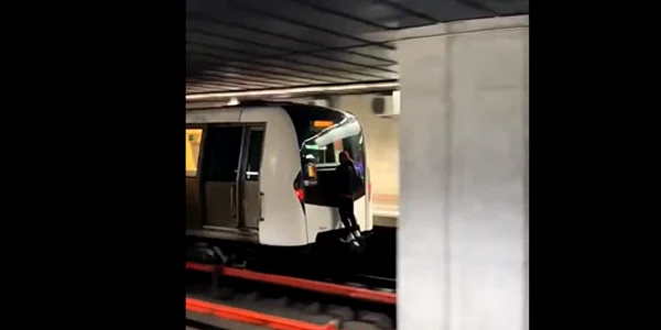 tanar agatat de metrou captura video png