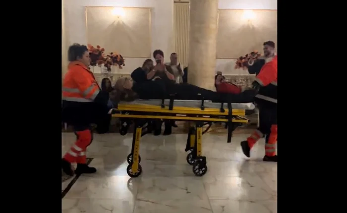 Un nuntaș a plecat pe targă de la petrecere FOTO: captură vide tiktok