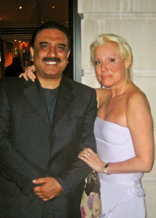 
    Conform zvonurilor, preşedintele Pakistanului, Asif Ali Zardari ar fi sacrificat până acum sute de capre negre  