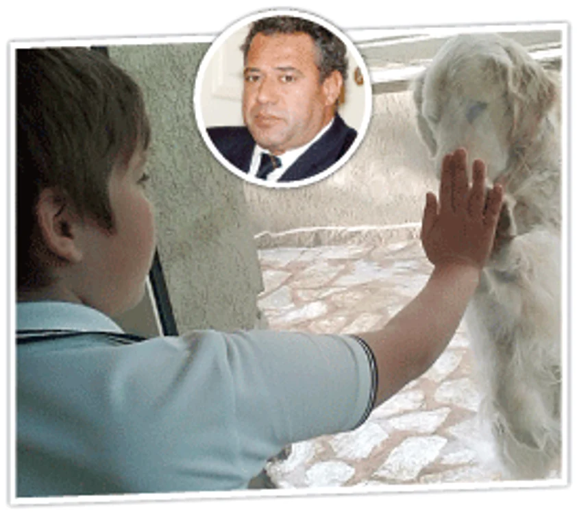 De căţeluşul lui Iovan se ocupă acum fiul acestuia, Albert