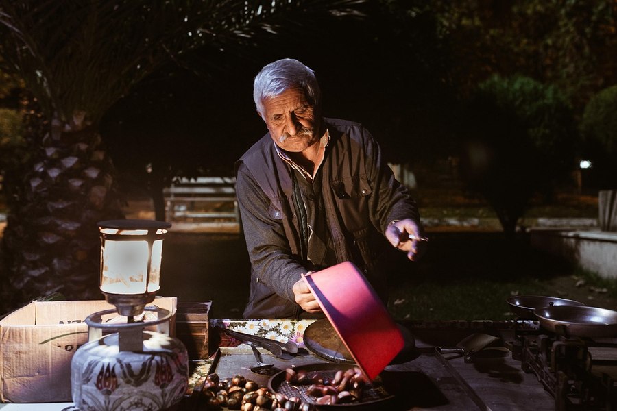 Meserii dispărute care astăzi par absurde, dar au fost indispensabile. De ce avea lumea nevoie de ele în viața de zi cu zi