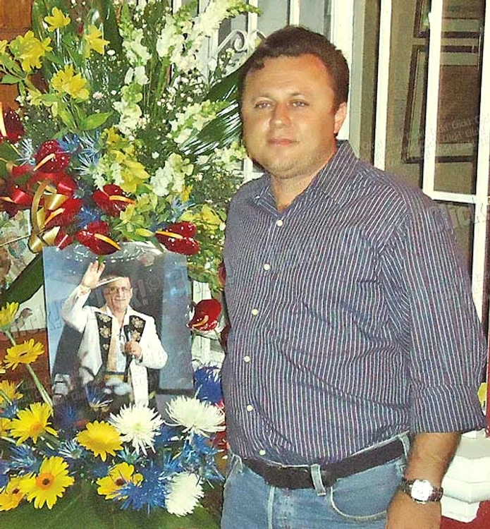 Dragoş a umplut azi casa de flori